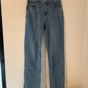Abercrombie Curve Love High Rise 90s Relaxed Jean | Light/Medium Wash | 29 Long